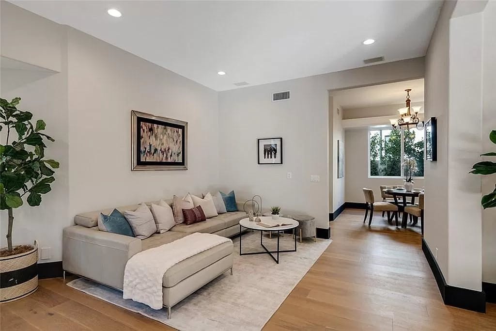 Listing photo-2