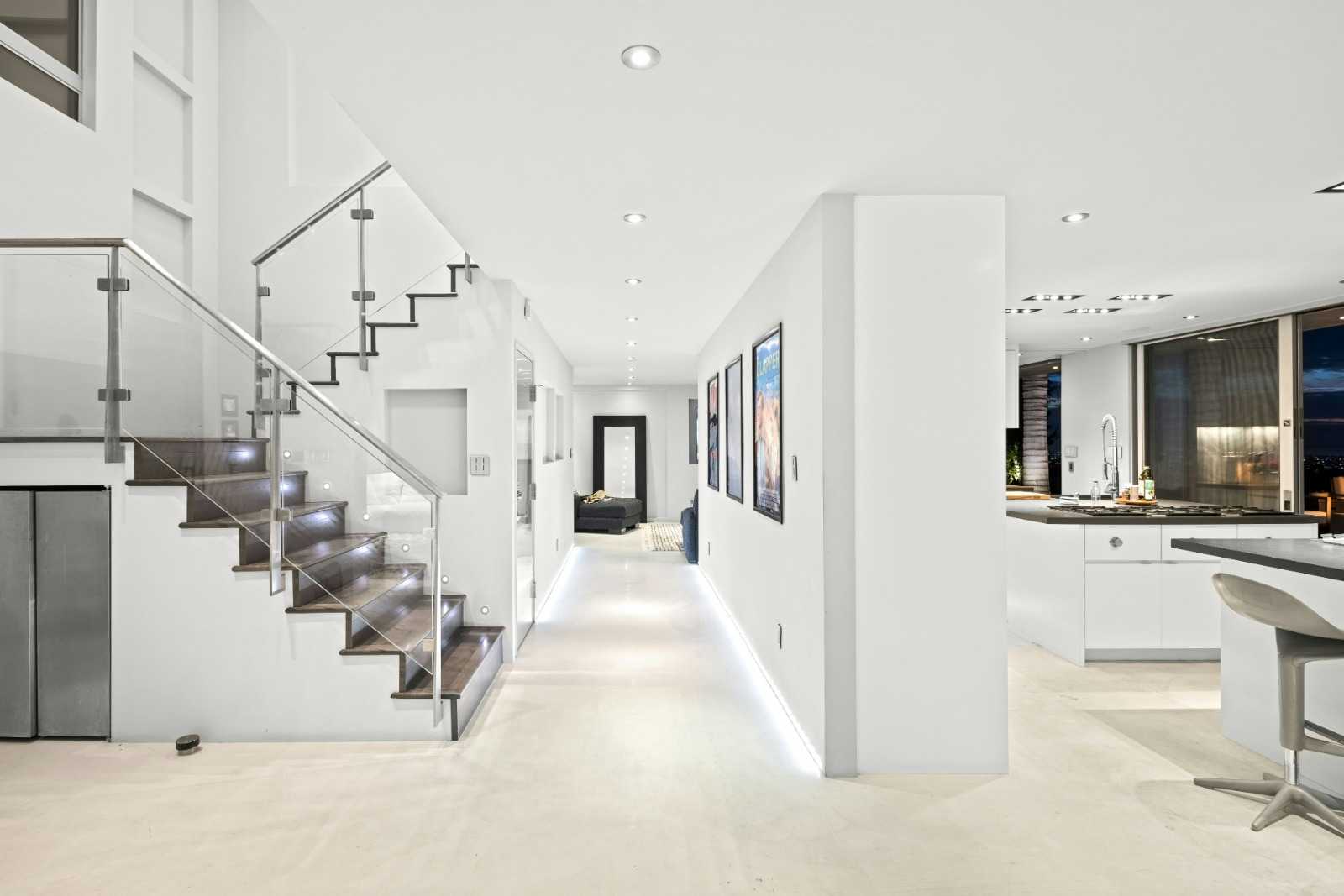 Listing photo-2