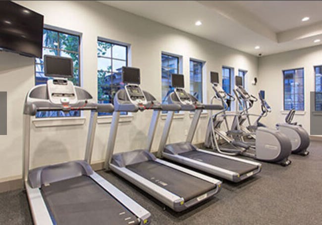 Gym late night early morning workout 24/hr - Private Space for Rent in ...