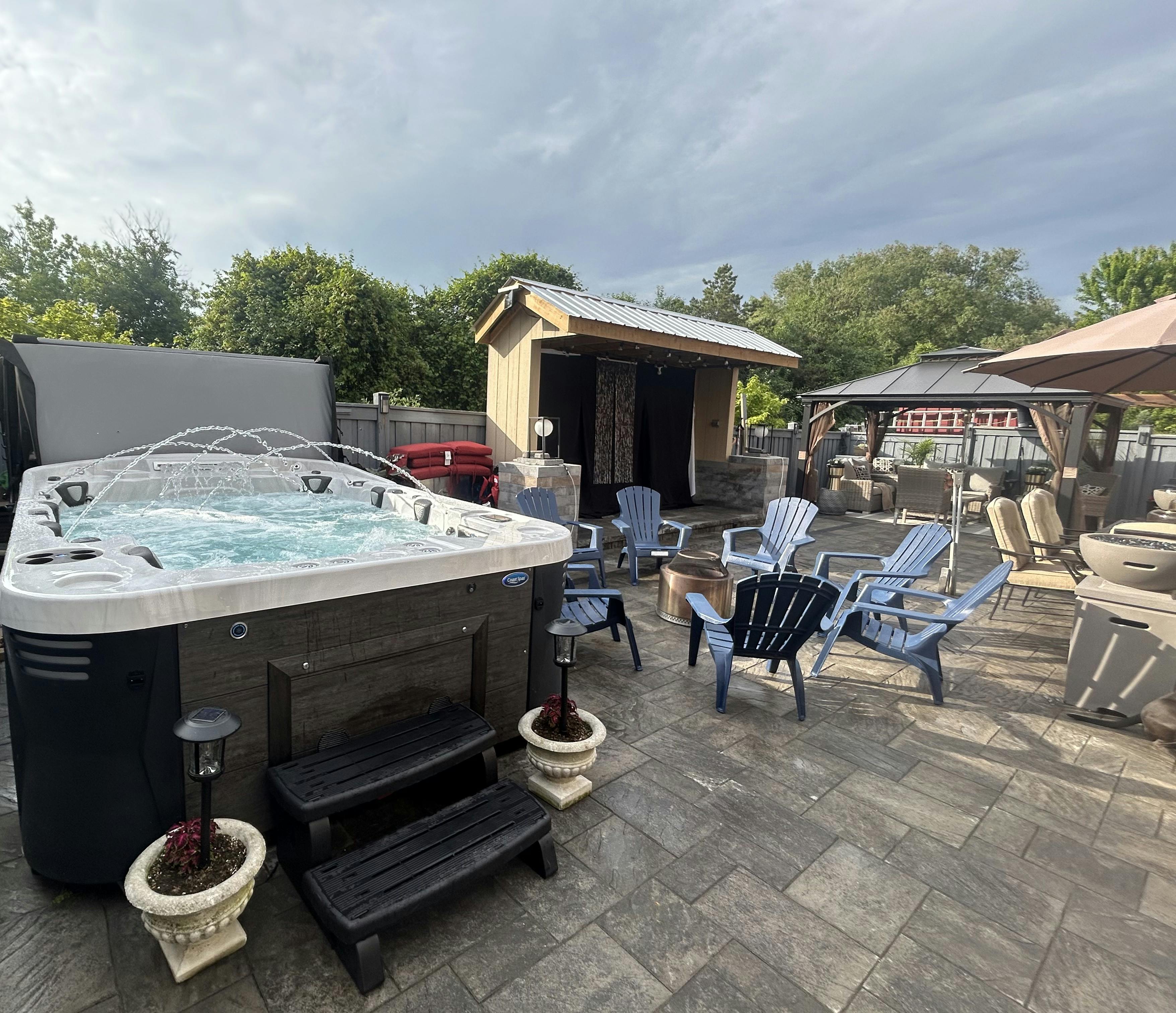 Luxurious Majestic Backyard Oasis - Private Pool in Oshawa - Swimply