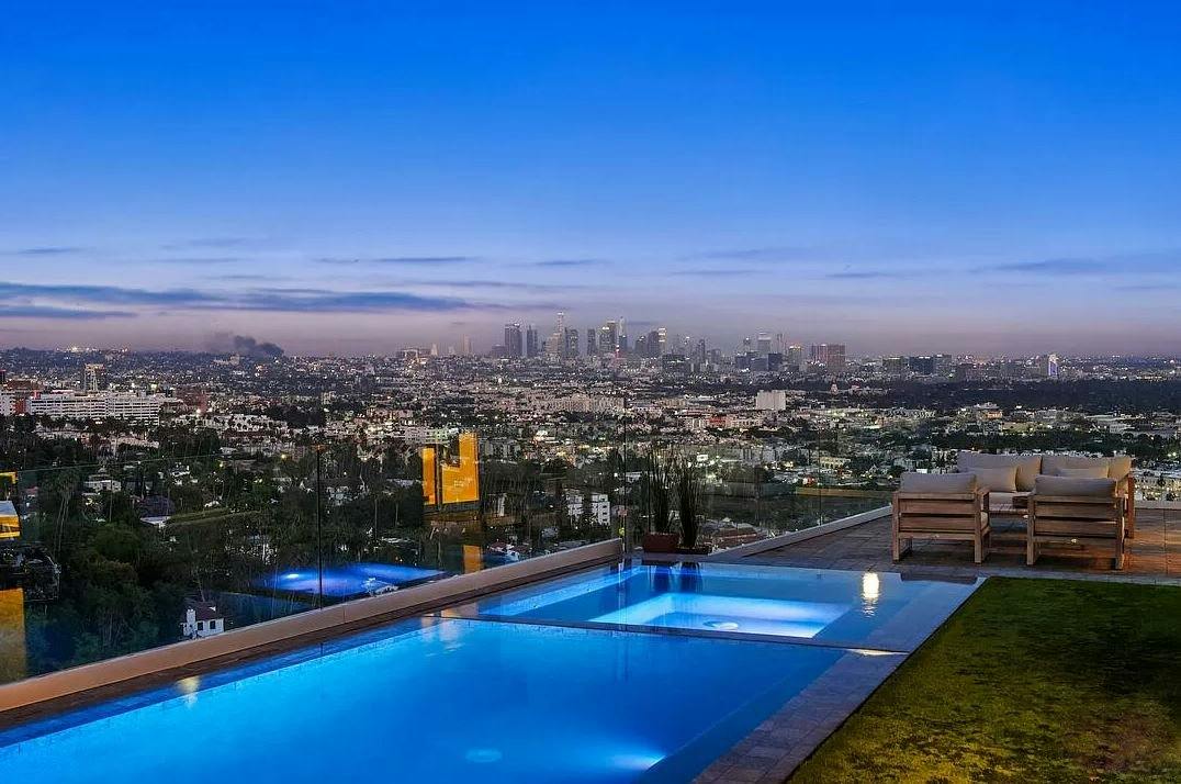 Private Heated Pool W/ Large Hot Tub, 180 Views Of Los Angeles. Very ...