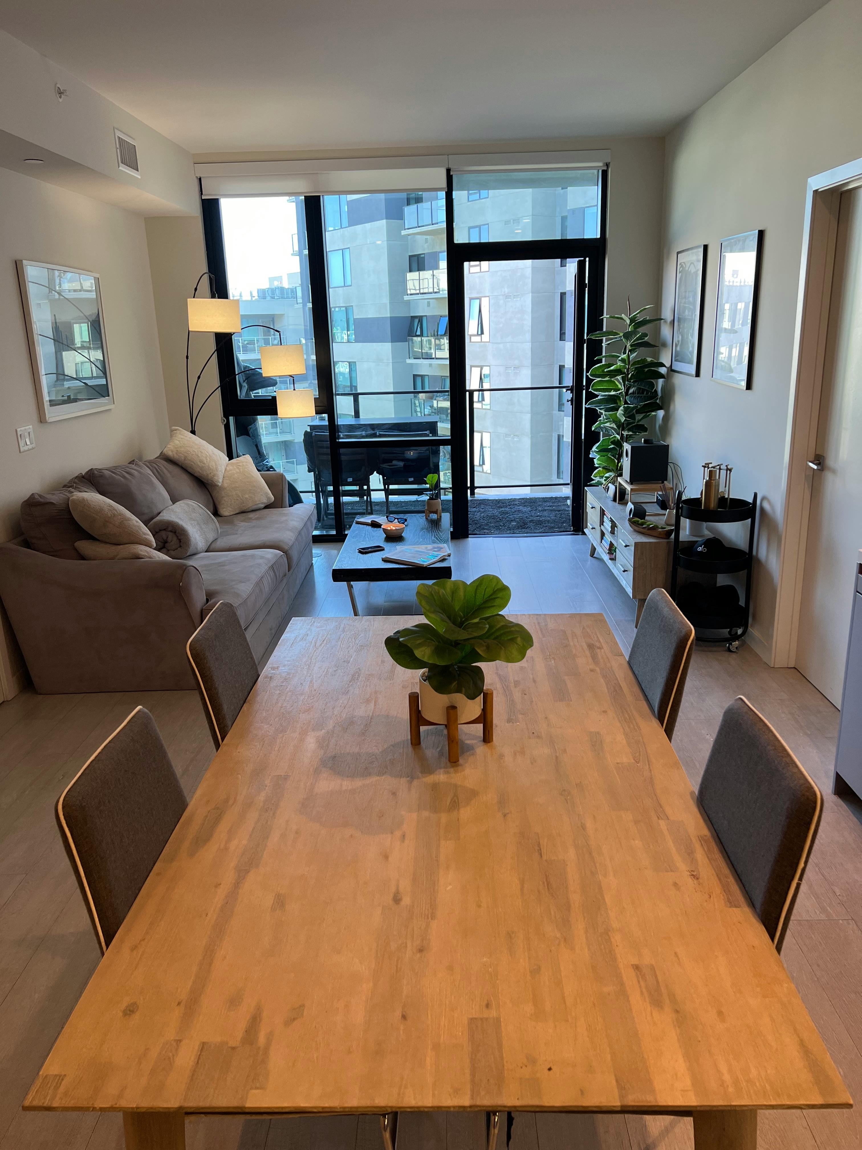 Curated visual reference: Picture Idea: Modern Minimalist 2 Bed 2 Bath Apartment Private Home For