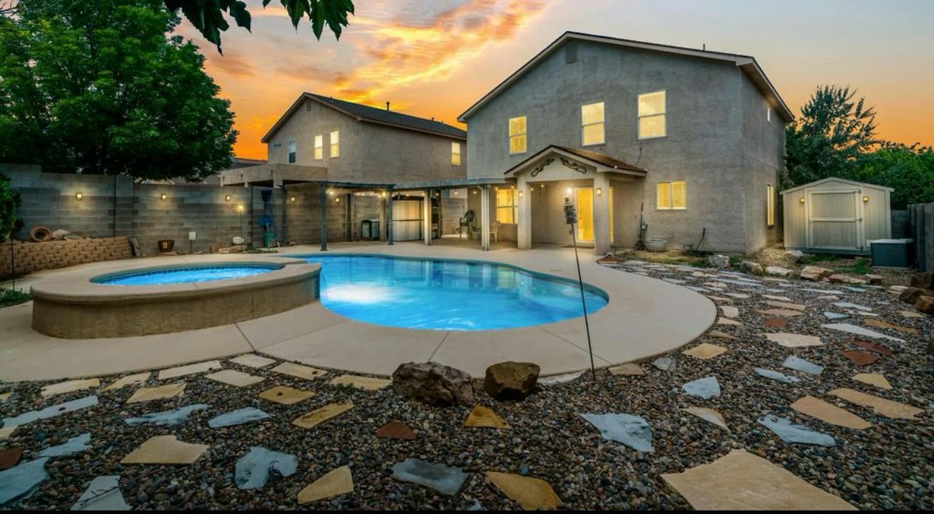 Aqua Paradise - Private Pool in Rio Rancho - Swimply