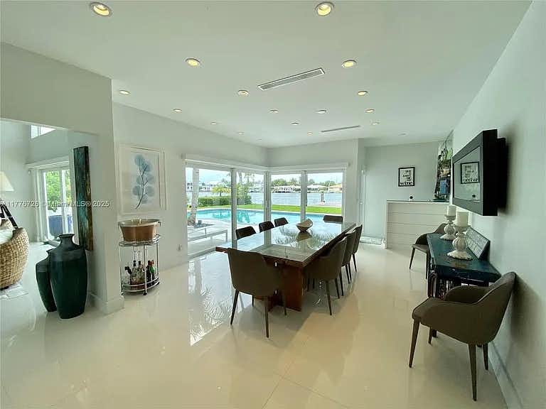 Listing photo-2
