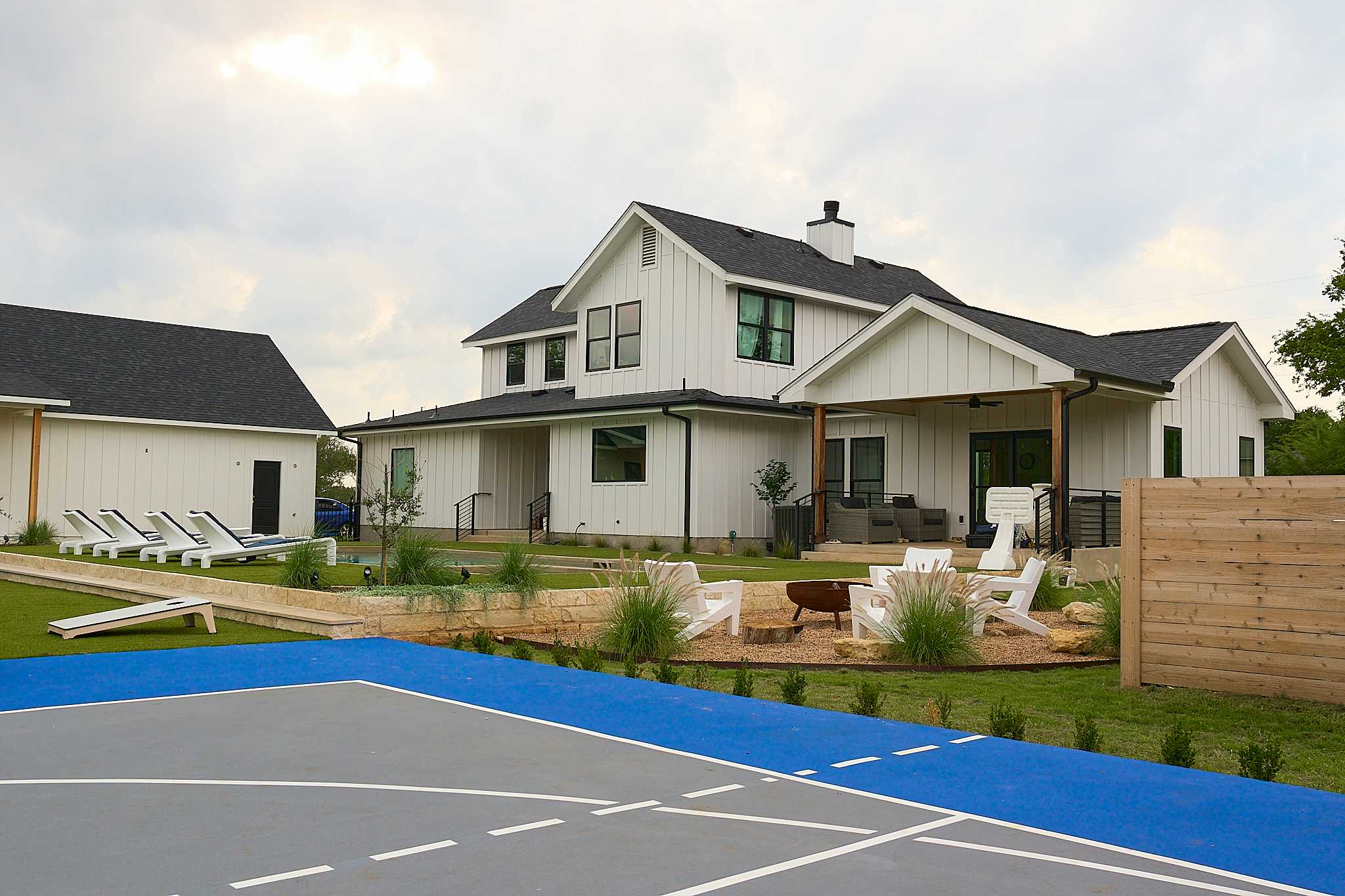 Listing photo