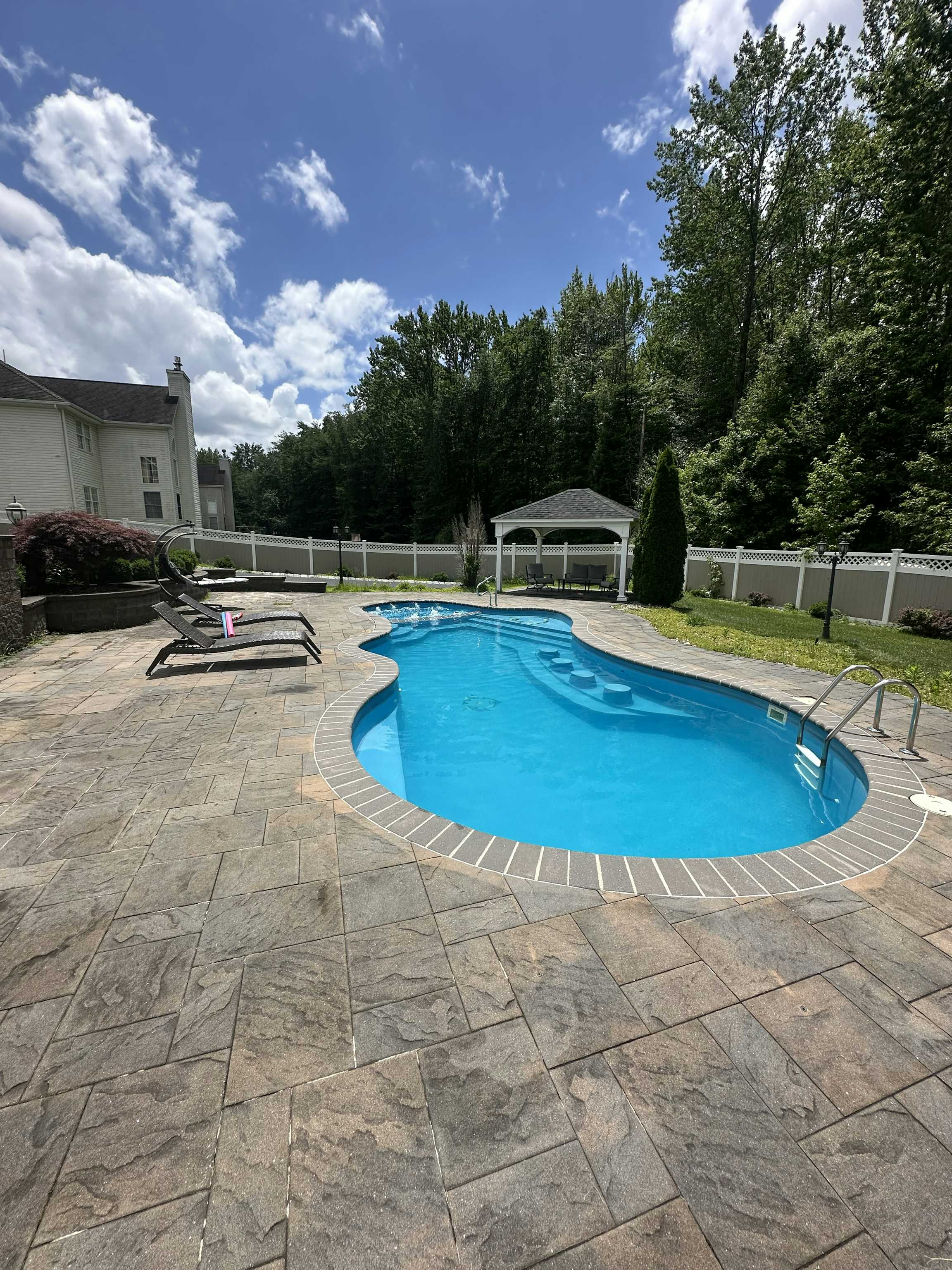 Listing photo-2