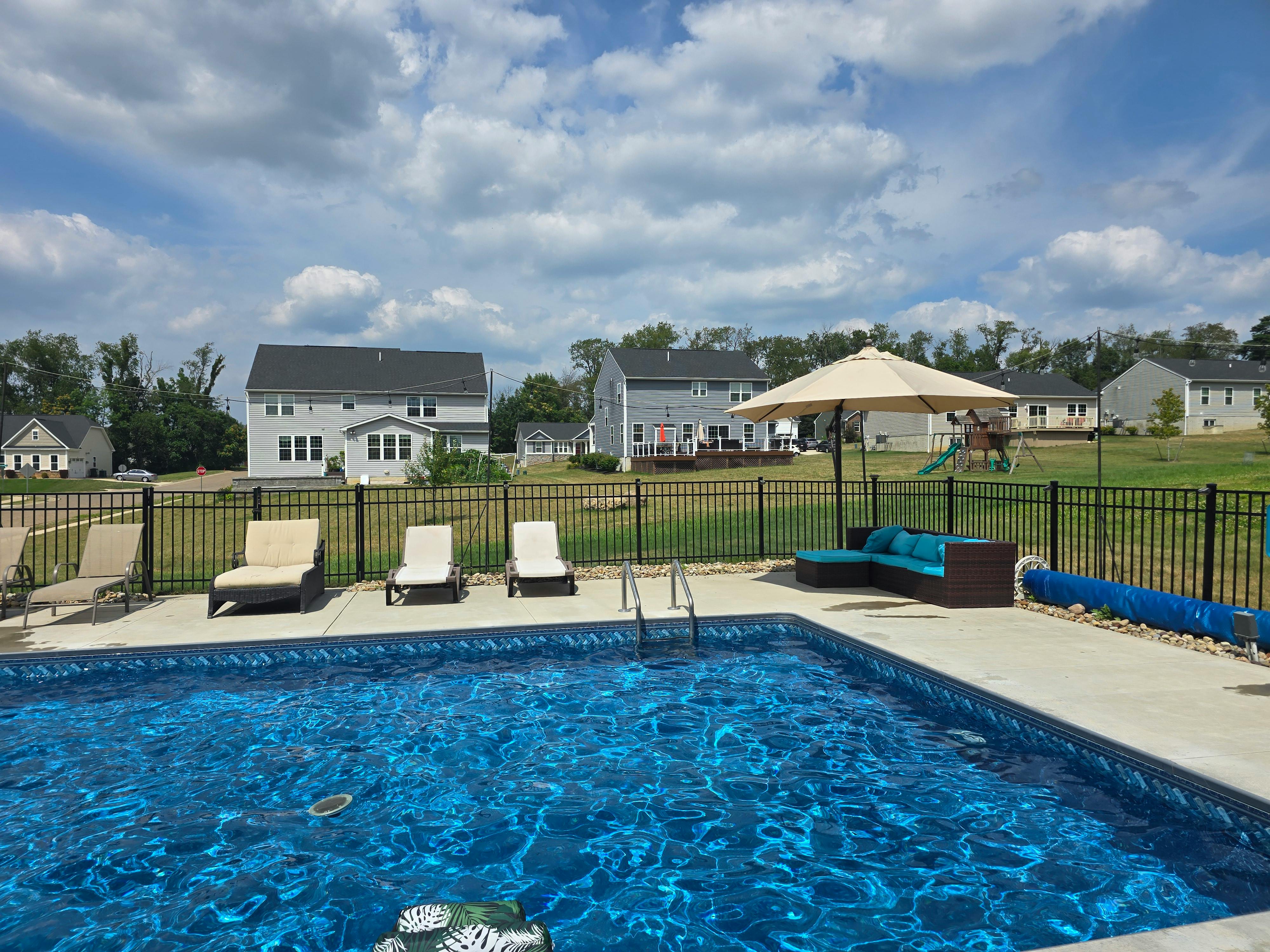Hourly Oasis: Dive Into Relaxation - Private Pool in Canton - Swimply