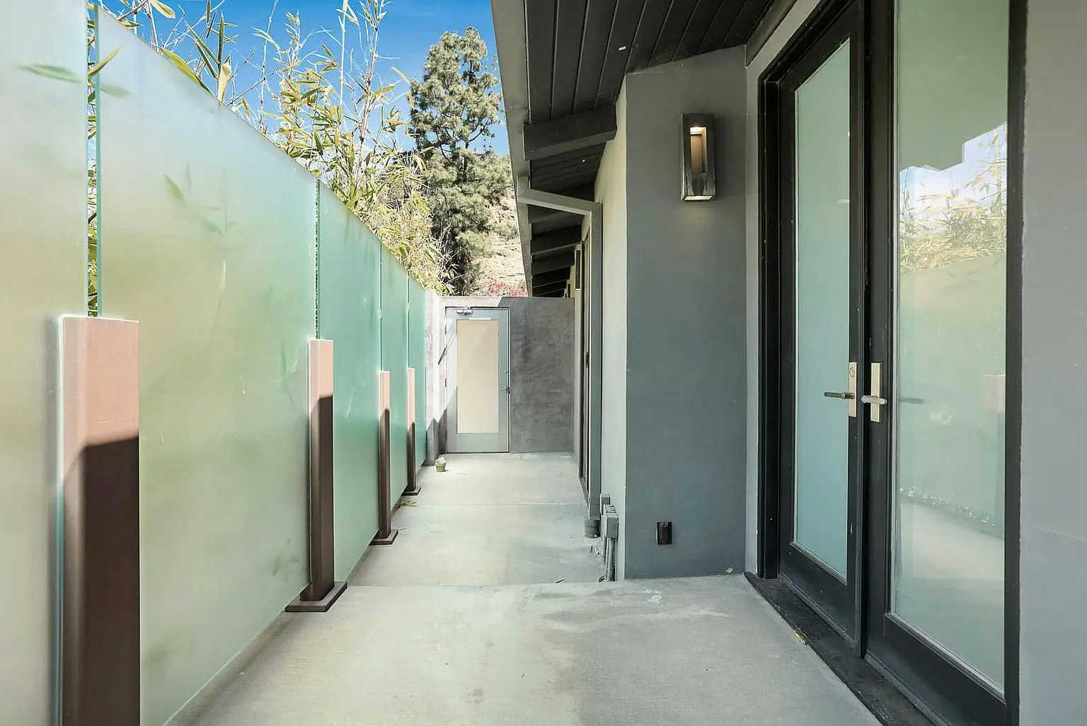Listing photo-4