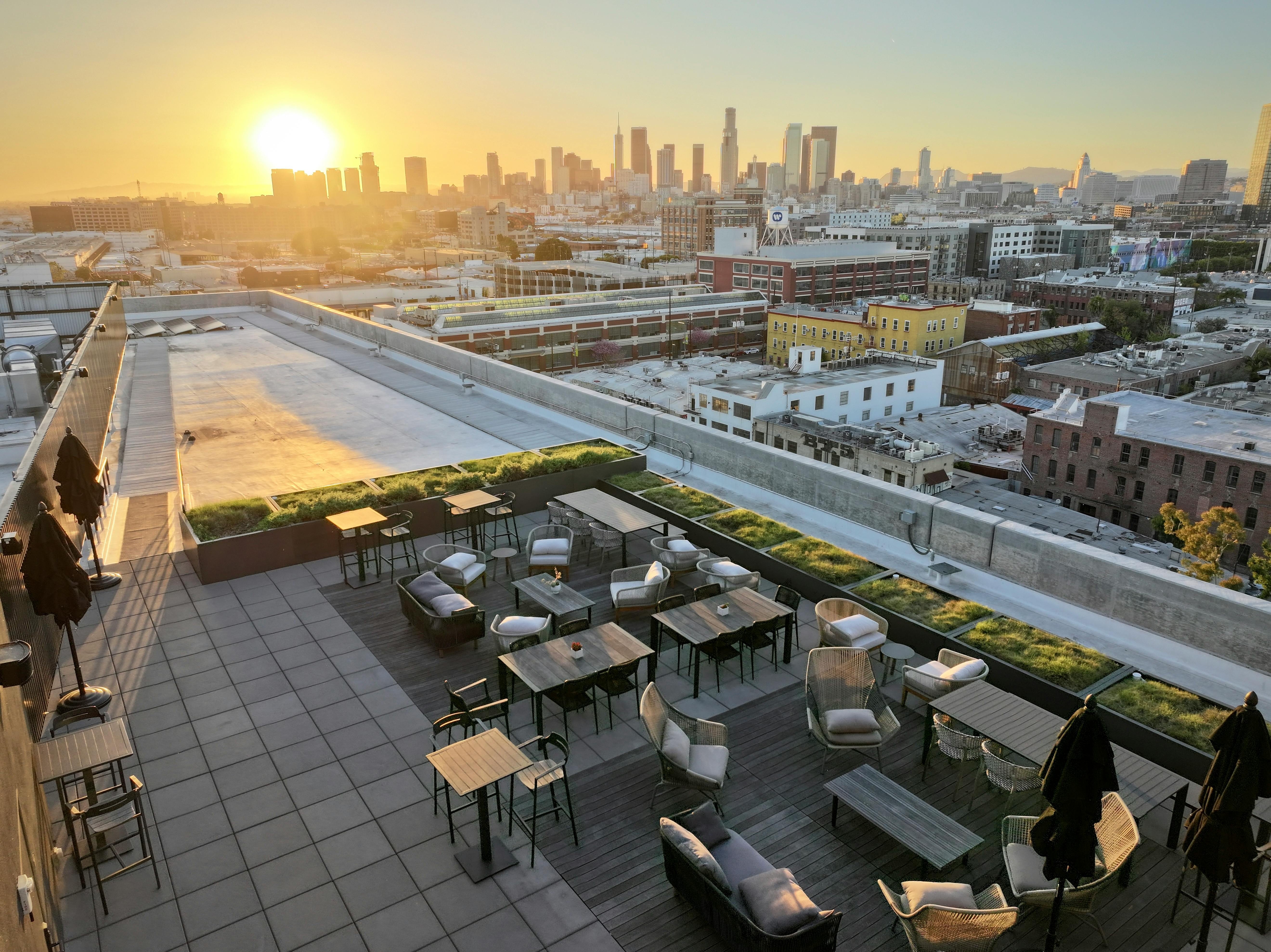 Curated visual reference: Luxury Rooftop Lounge Space W Premium Skyline View Photo Inspiration