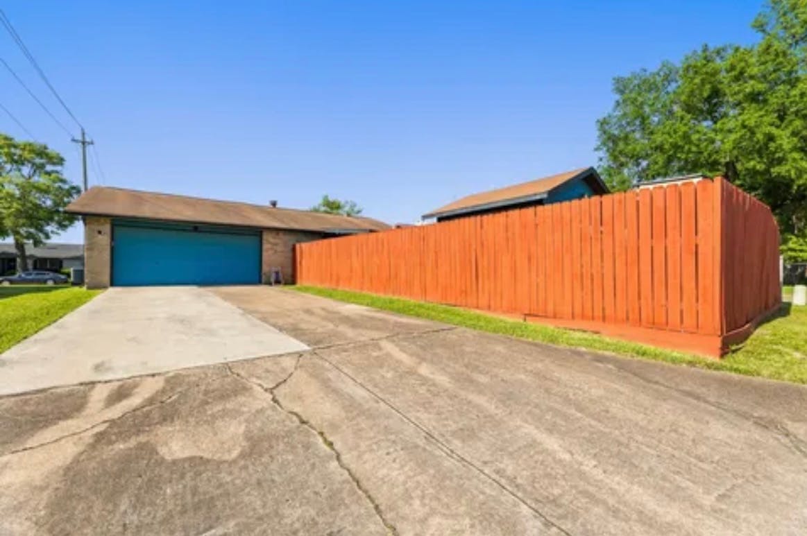 Listing photo-2