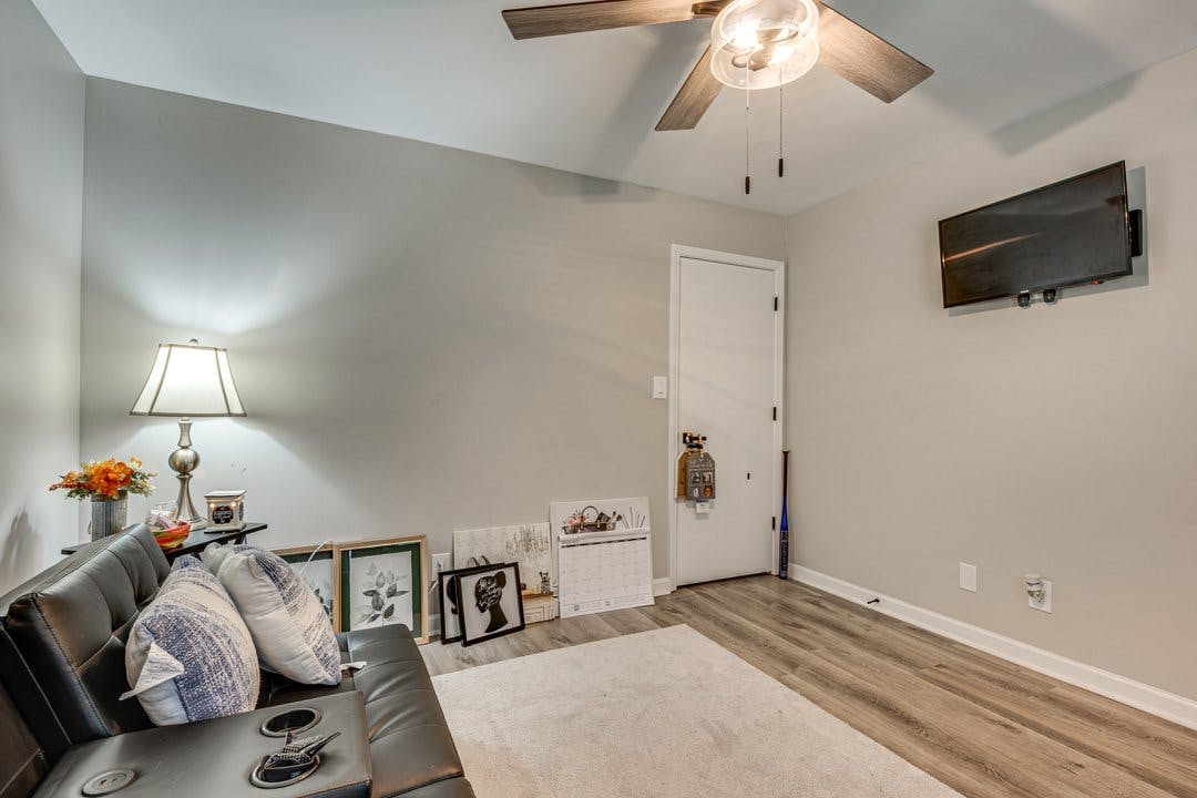 Listing photo-2