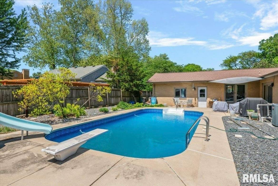 Springfield Pool Oasis: Slide & Dive Fun - Private Pool in Springfield ...