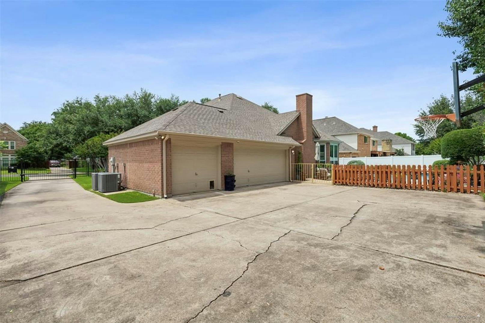 Listing photo-2