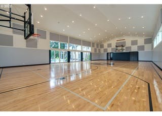 Luxurious Indoor Outdoor Court - Rent a private basketball court in  Lawrence, New York - Swimply