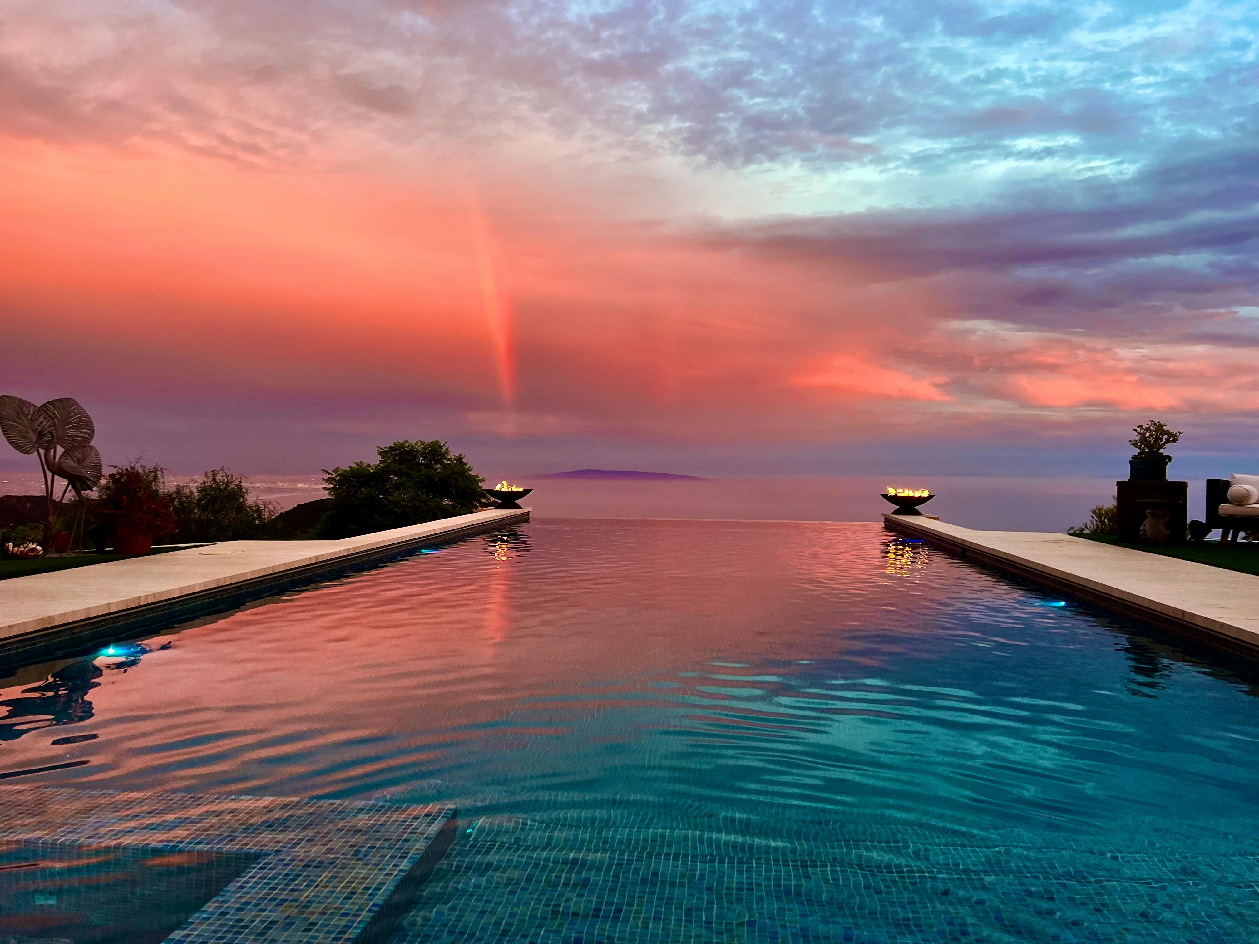 Large infinity pool w/amazing ocean views - Private Pool in