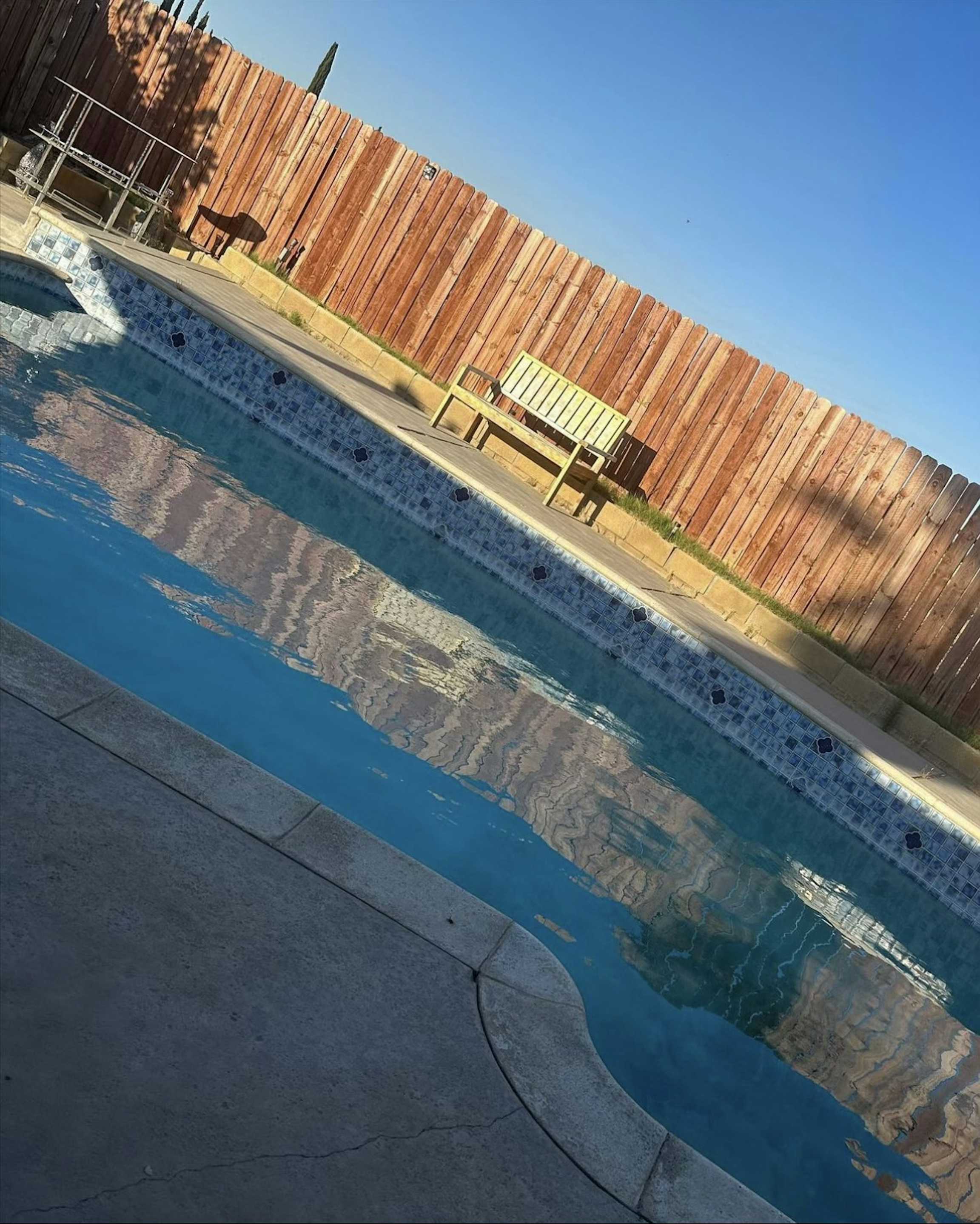Tired of the local pools? Enjoy night swimming? On a budget and need a last  minute pool or meeting area come and enjoy this budget friendly backyard  entertainment area - Private Pool
