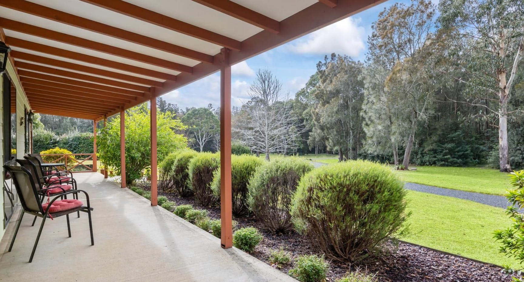 Large Open Backyard Private Home for Rent in Bawley Point Swimply