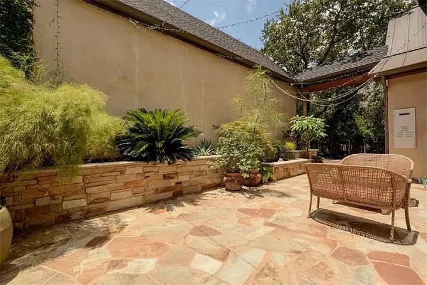 Listing photo-3